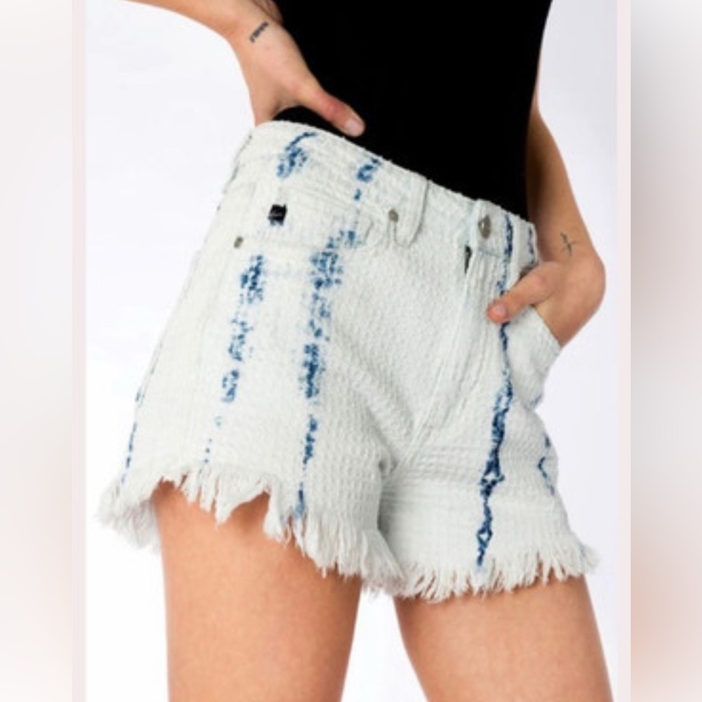 NWT Kancan Los Angeles Blue White Tie Dye Textured Raw Hem High Rise Shorts